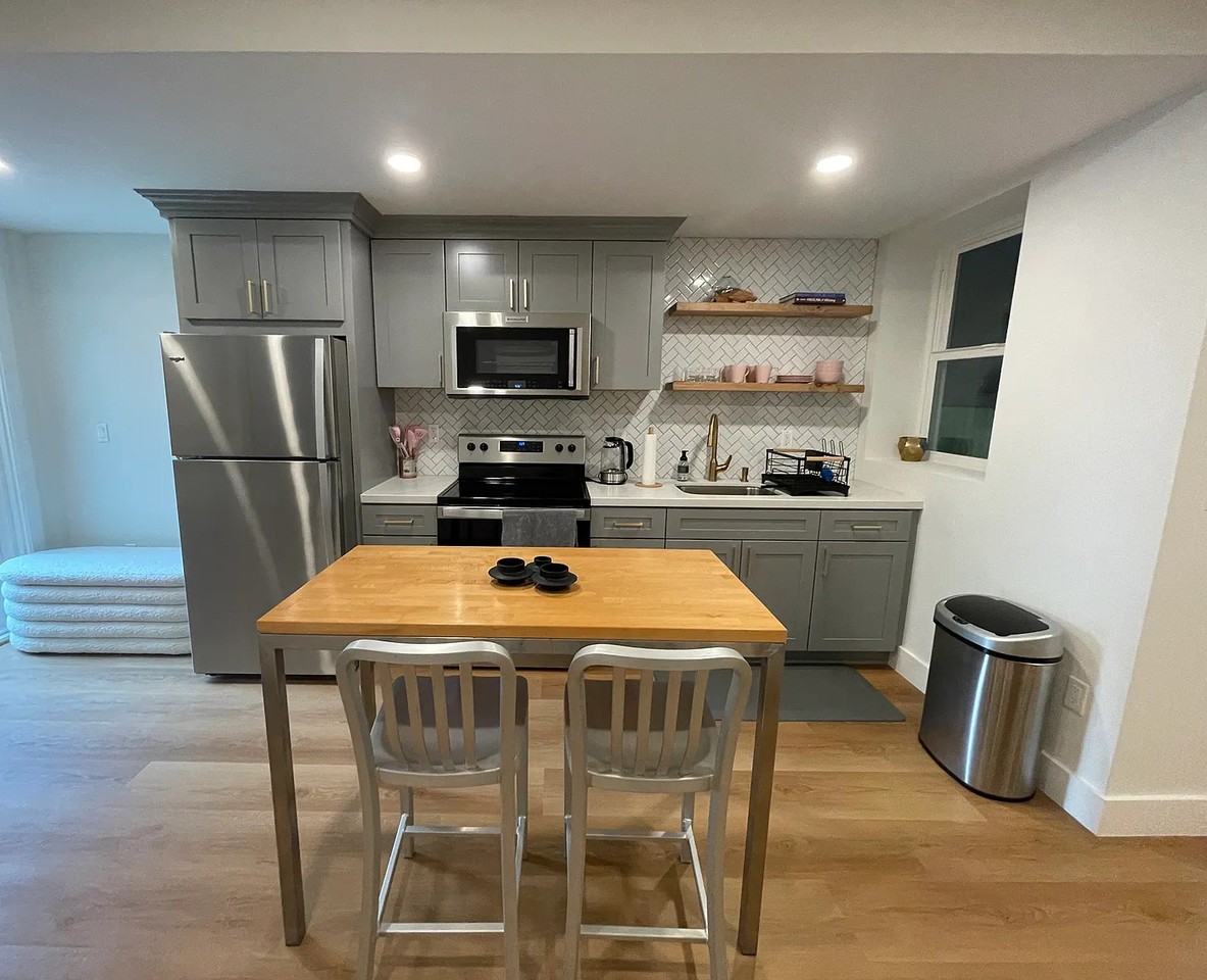 501 N New Jersey St #16 - Photo 5 of 9