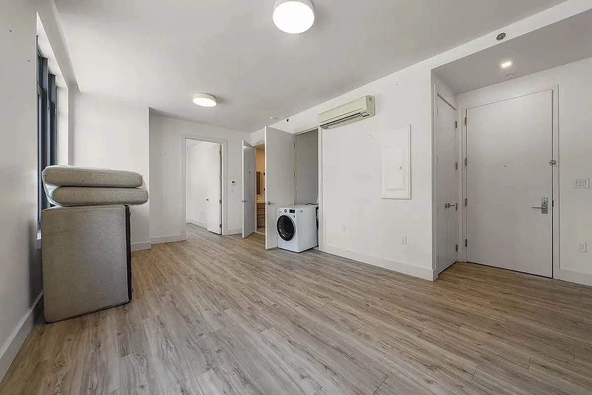 576 4th Ave #23 - Photo 5 of 7