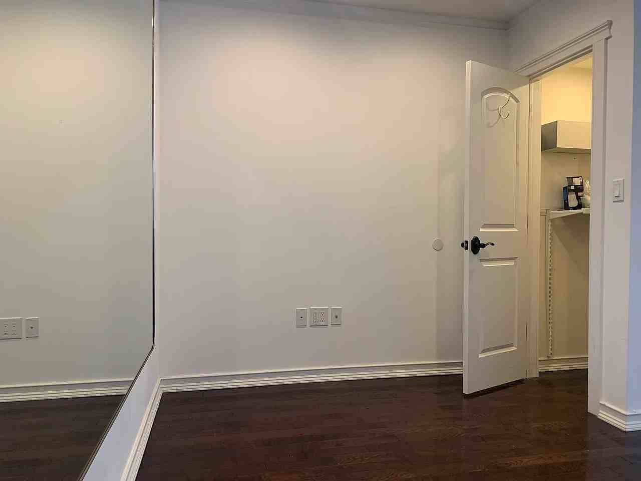 877 Greene Ave #1 - Photo 5 of 8