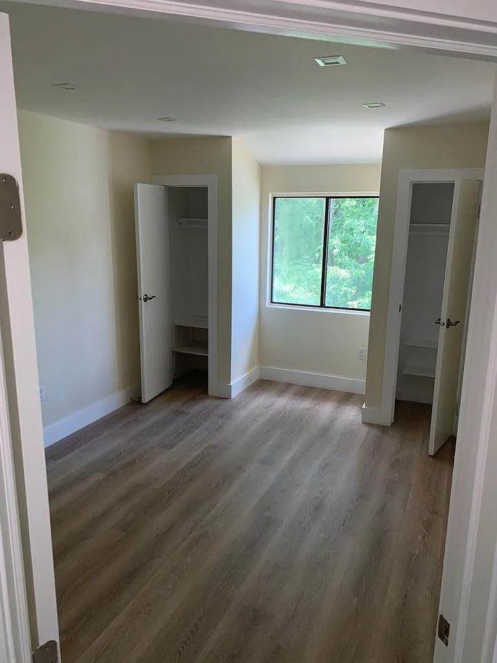 4004 Victory Blvd #2A - Photo 7 of 12