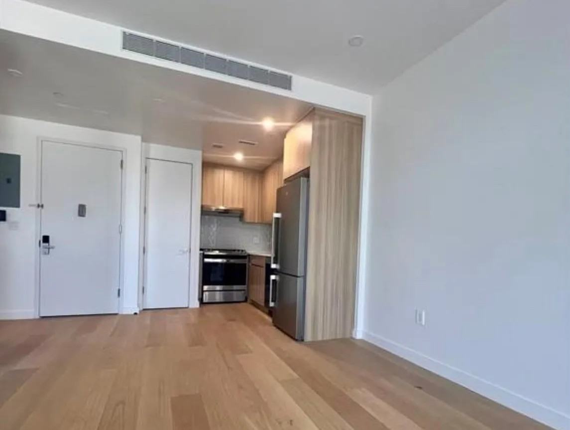 13416 35th Ave #C - Photo 4 of 14