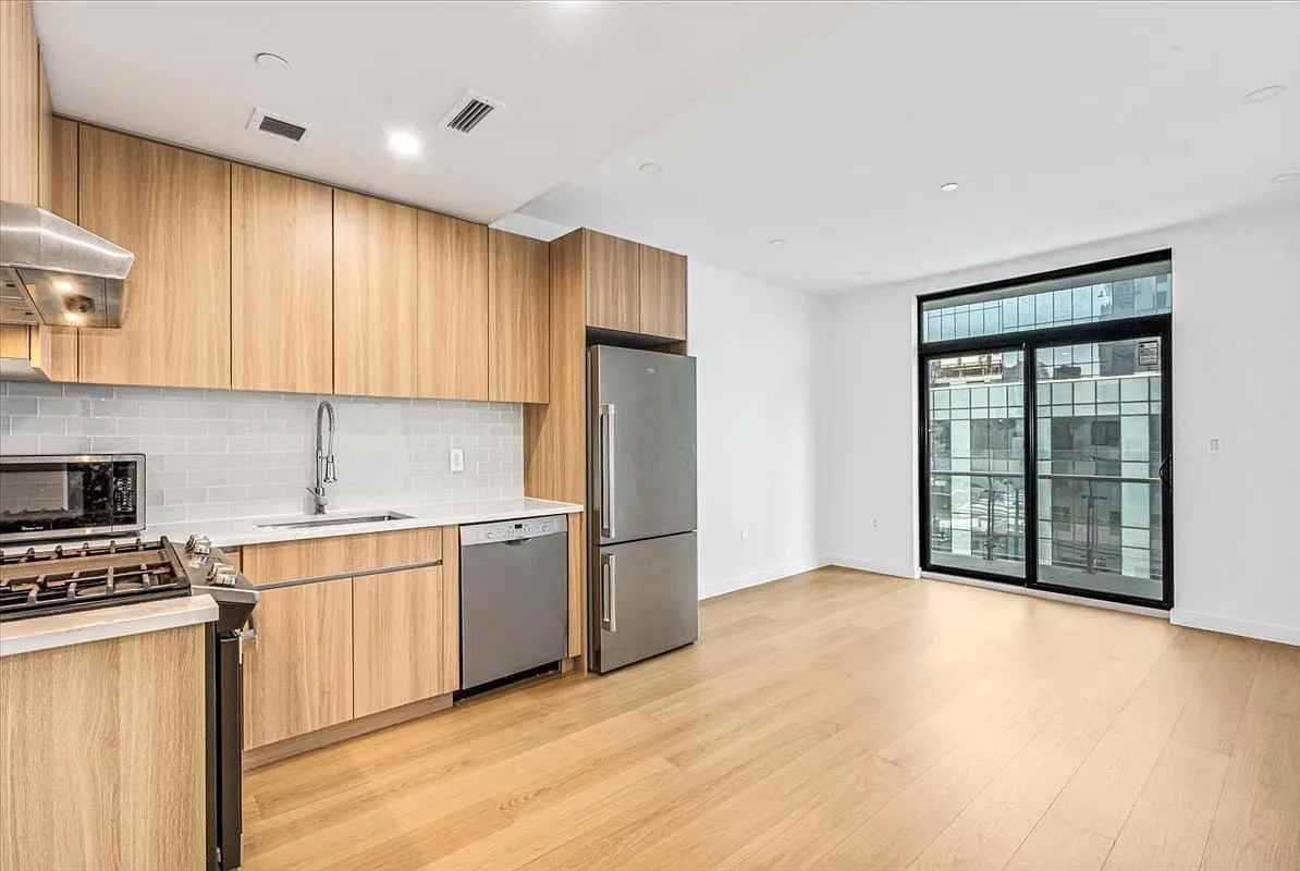 13416 35th Ave #C - Photo 5 of 14