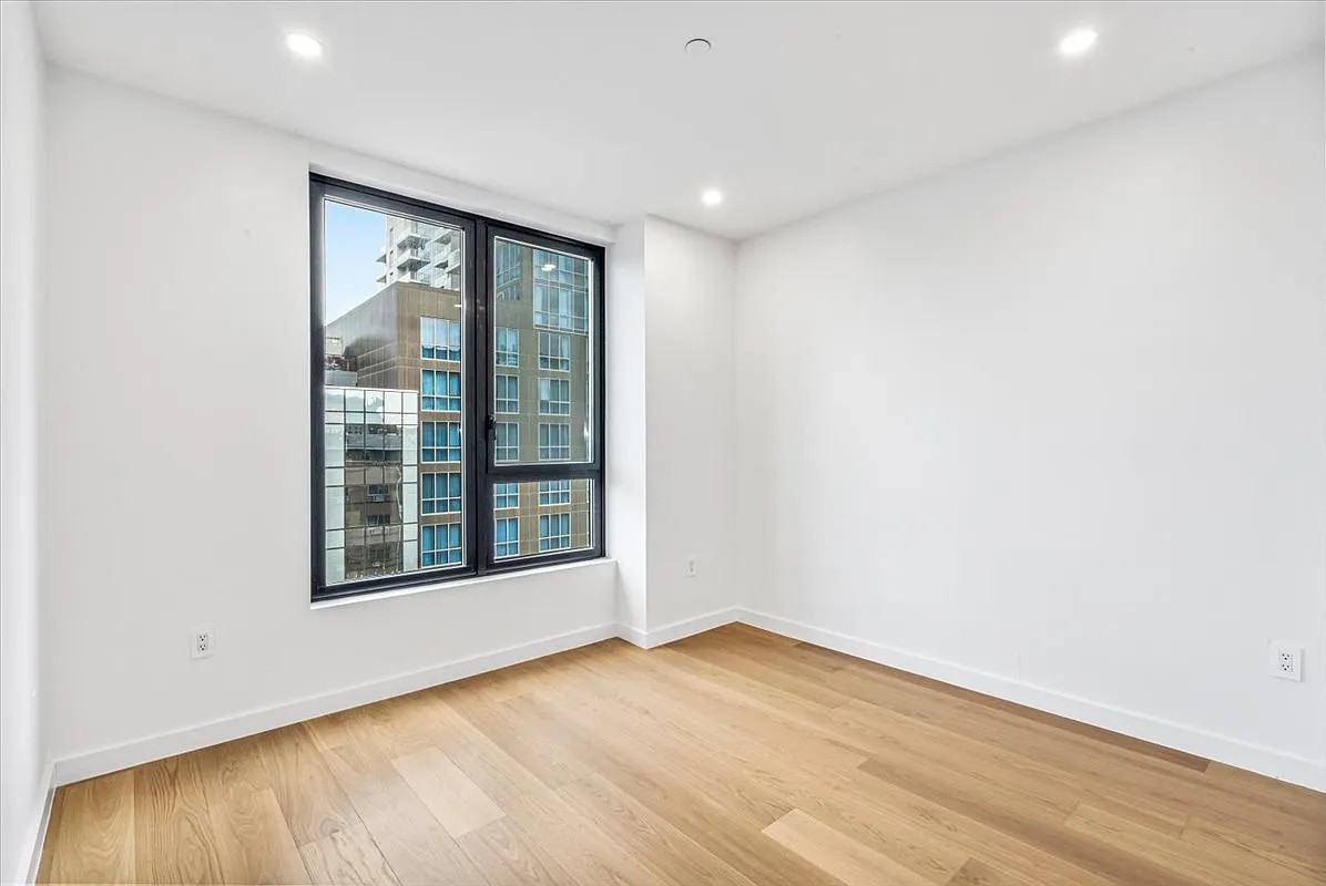 13416 35th Ave #C - Photo 7 of 14