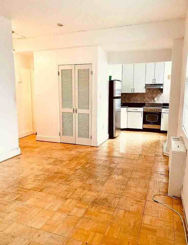 10 Station Sq #R26 - Photo 4 of 10