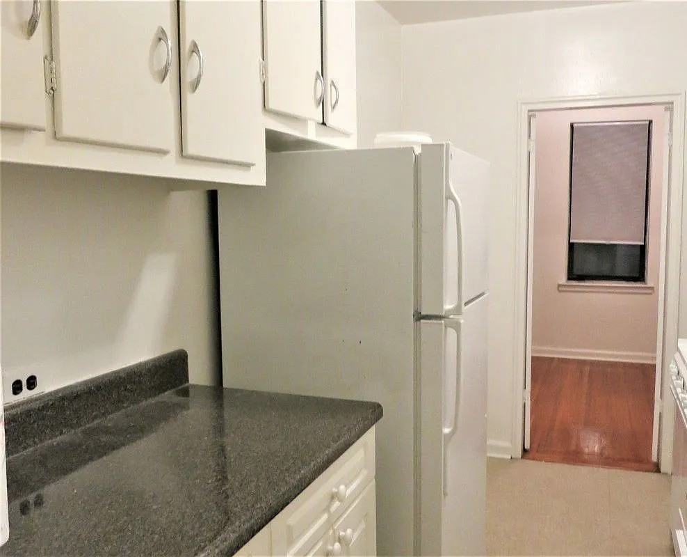 12335 82nd Rd #5C - Photo 7 of 11