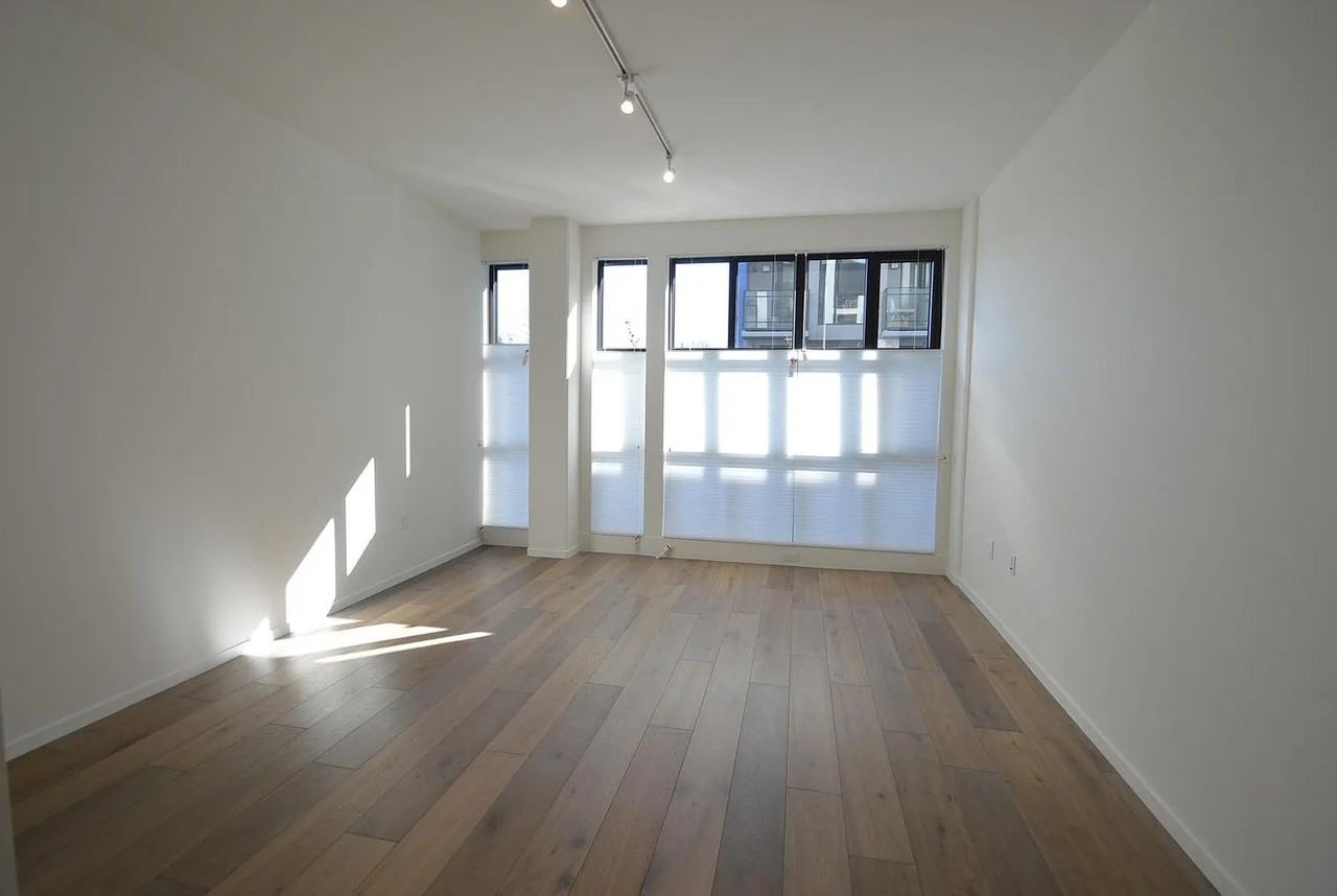 1433 Bush St #205 - Photo 5 of 19