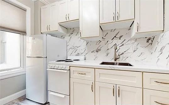 631 Ofarrell St #210 - Photo 4 of 17