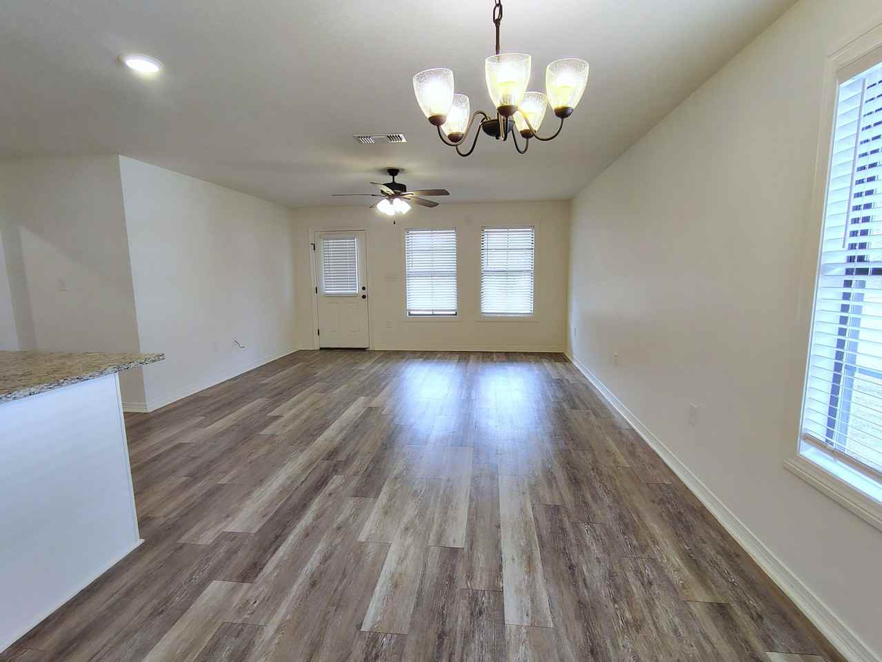 201 Williams St - Photo 2 of 21