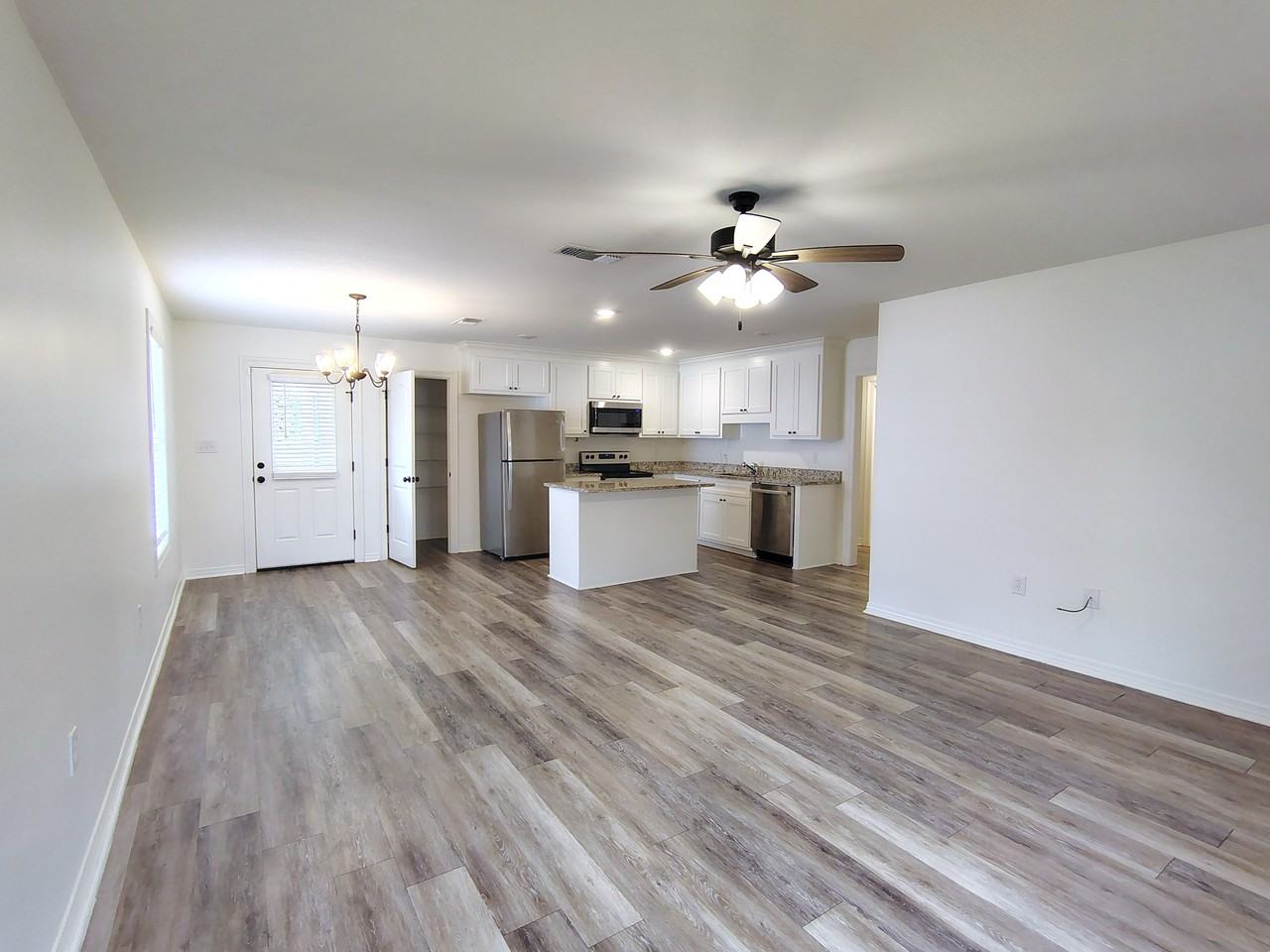 201 Williams St - Photo 4 of 21