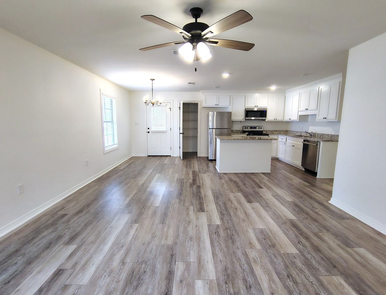 201 Williams St - Photo 5 of 21