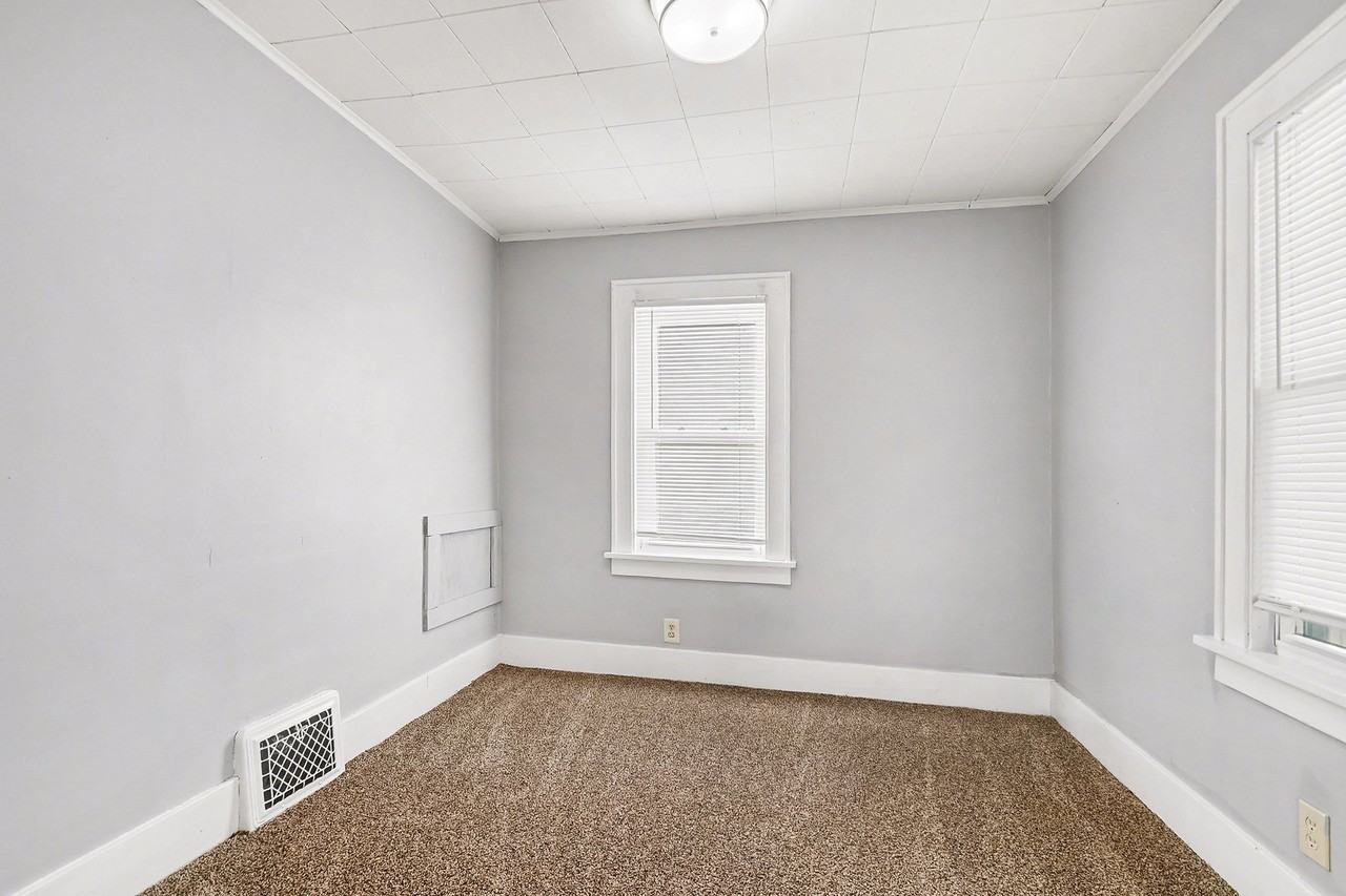 138 Orange Ave - Photo 6 of 18