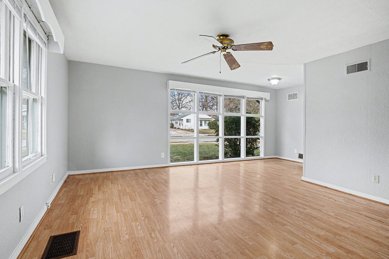 203 Ardennes Ave - Photo 5 of 17