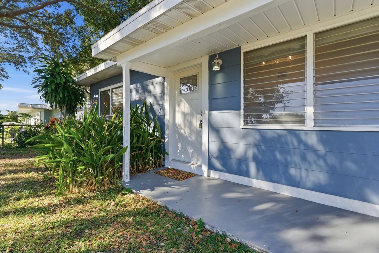 5481 47th Ave N - Photo 5 of 38