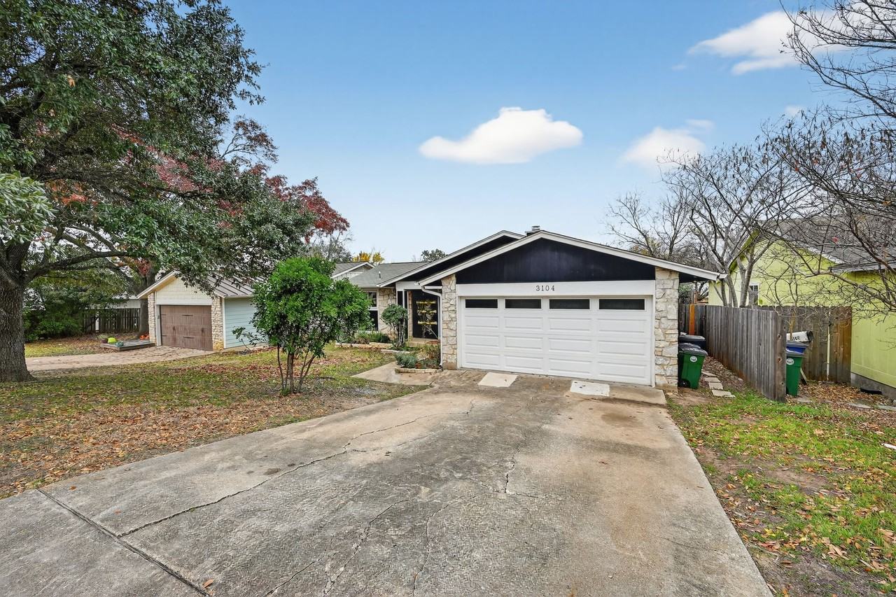 3104 Harpers Ferry Ln - Photo 3 of 18