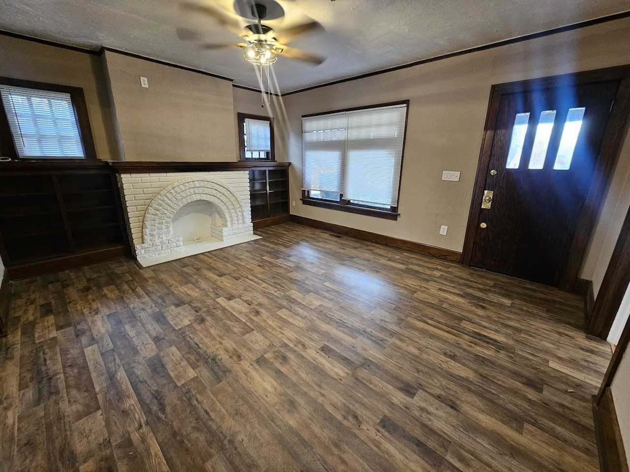 2915 N Harvey Pkwy - Photo 6 of 35