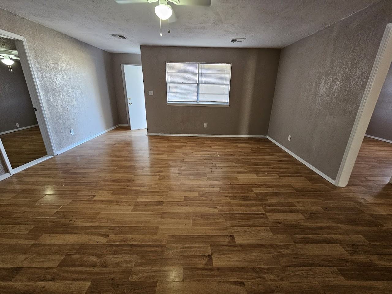 324 Nw 90th St - Photo 5 of 16