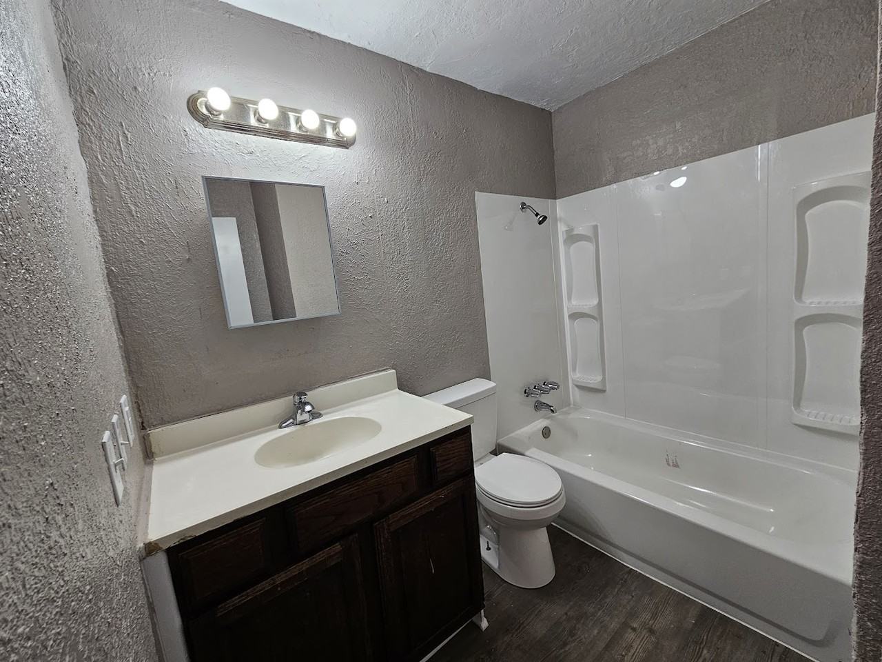 324 Nw 90th St - Photo 6 of 16