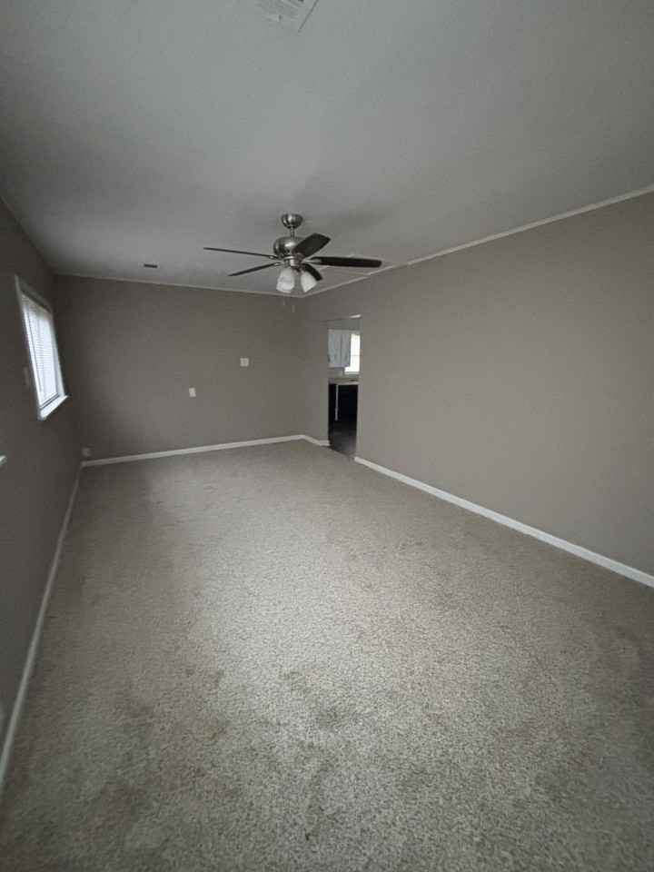 1501 School Dr - Photo 4 of 14