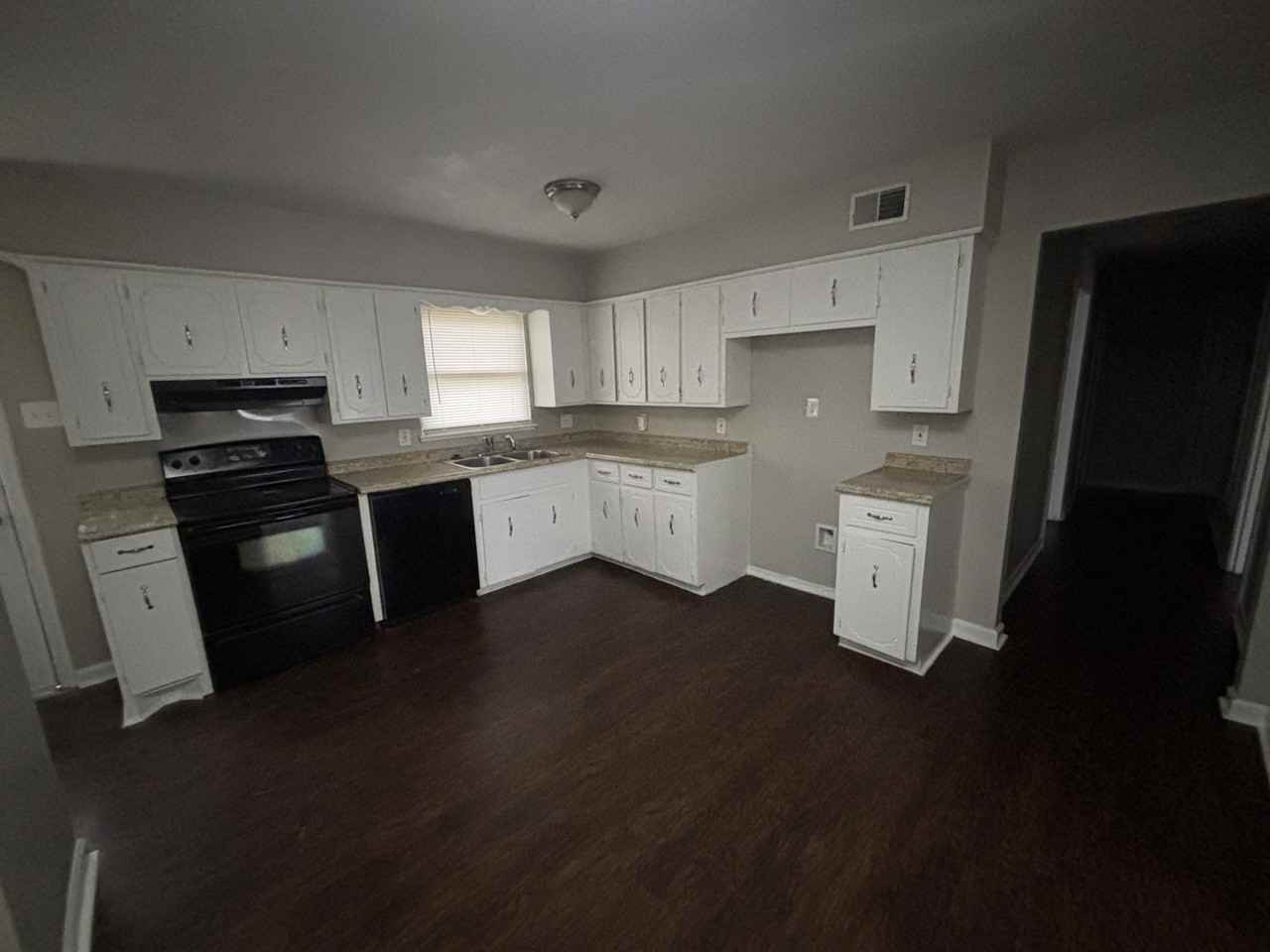 1501 School Dr - Photo 5 of 14