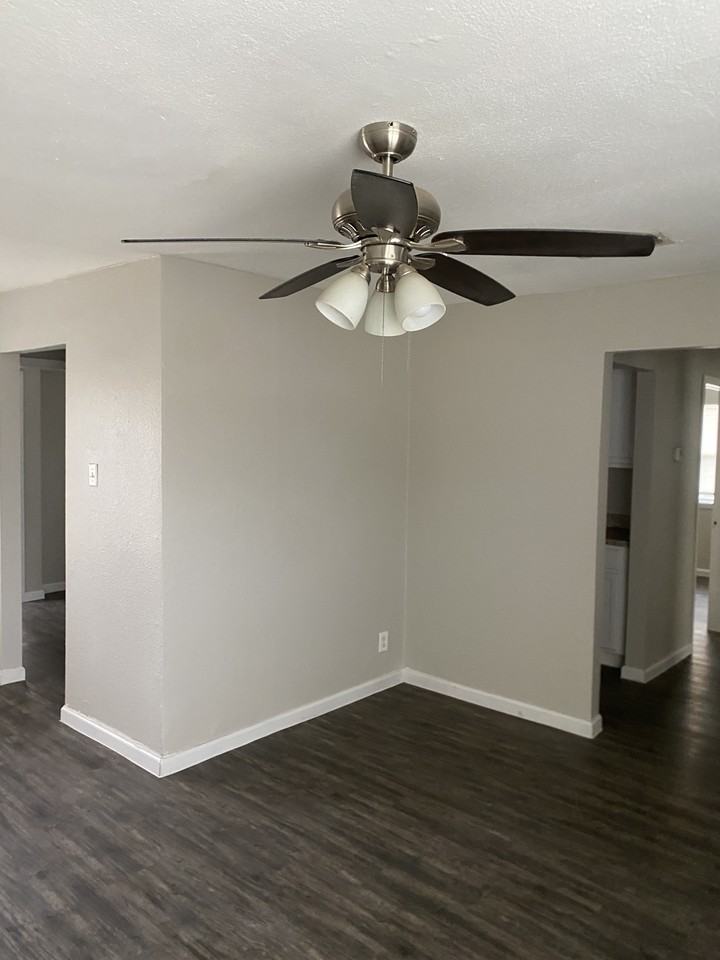 2405 Jennings Ave - Photo 4 of 14