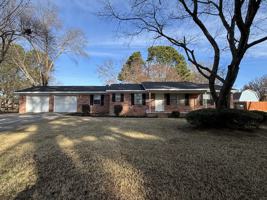 featured image of 28 Country Wood St