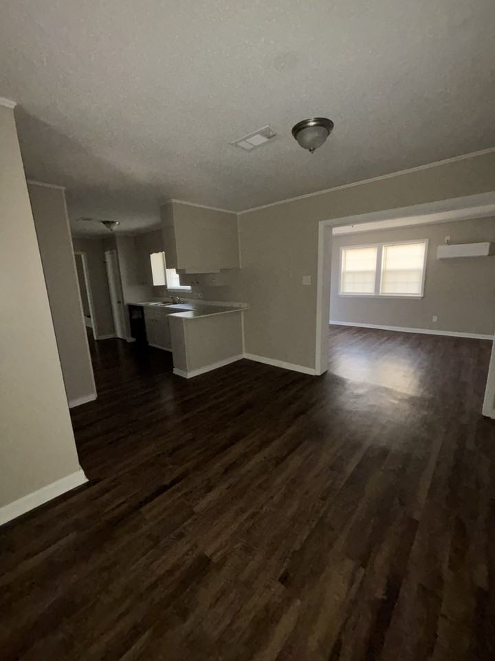 28 Country Wood St - Photo 2 of 22