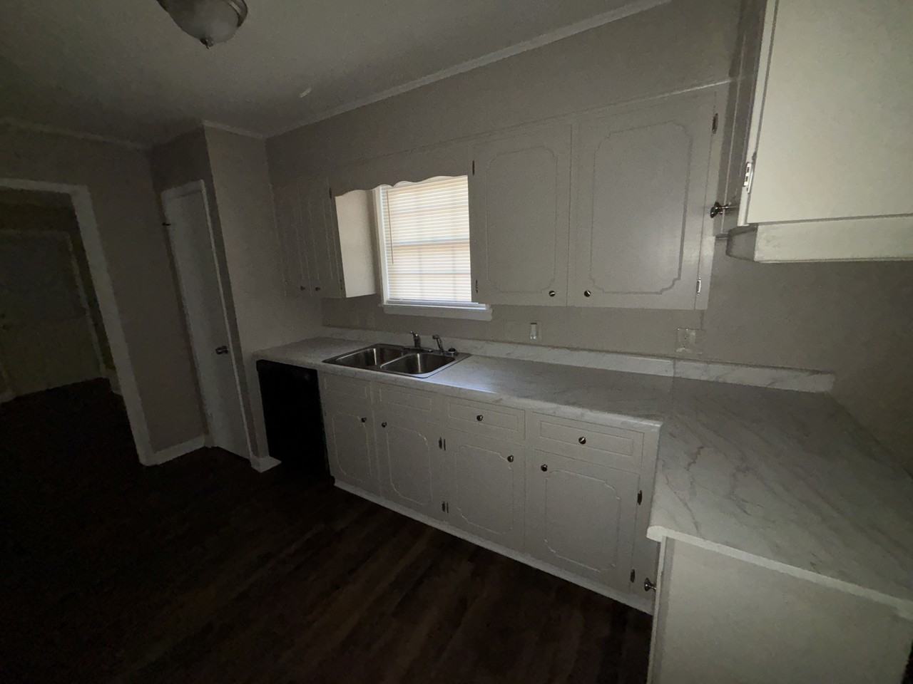 28 Country Wood St - Photo 3 of 22