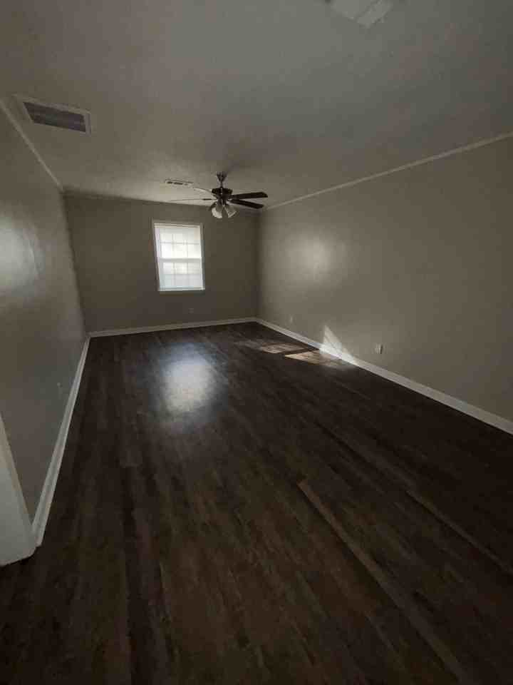 28 Country Wood St - Photo 5 of 22