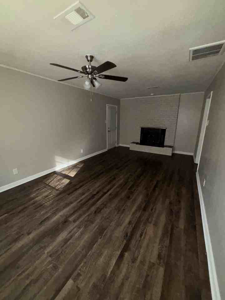 28 Country Wood St - Photo 7 of 22