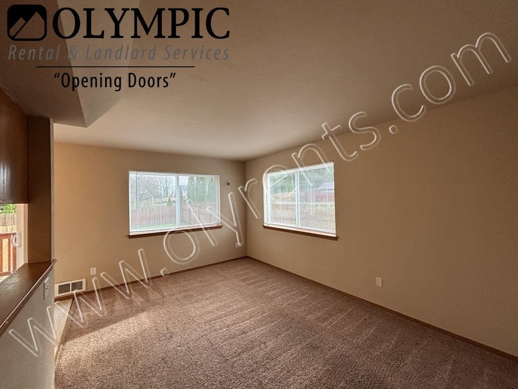 512 N 4Th Ave Sw - Photo 3 of 19