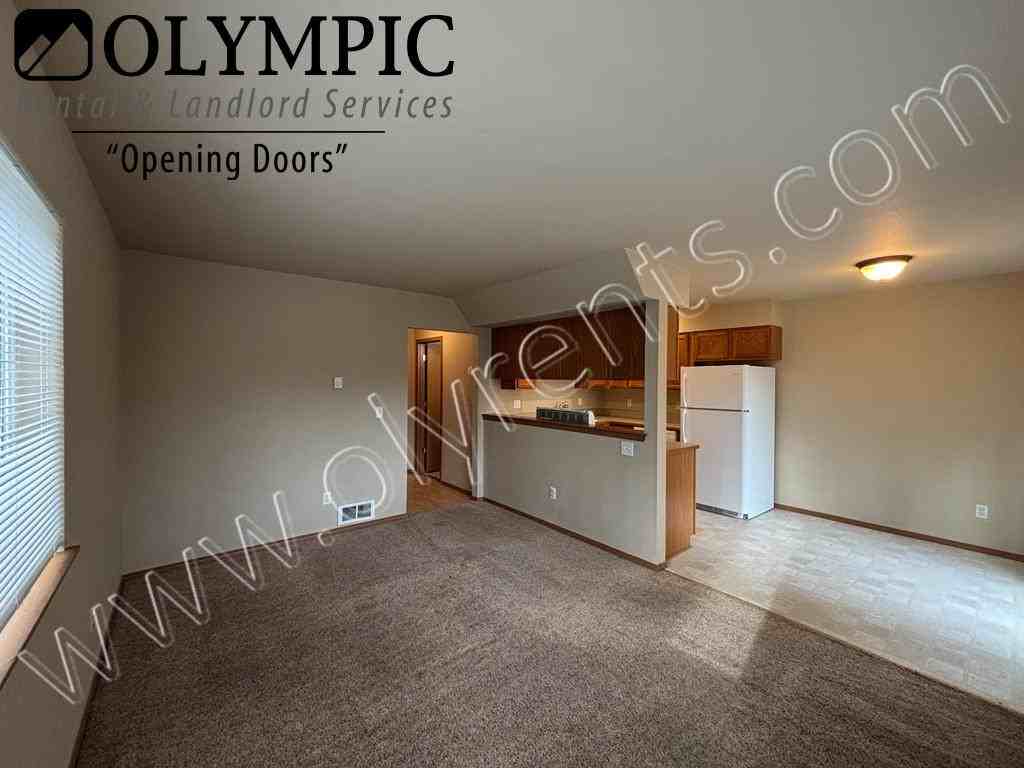 512 N 4Th Ave Sw - Photo 4 of 19