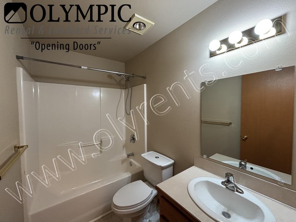 512 N 4Th Ave Sw - Photo 7 of 19