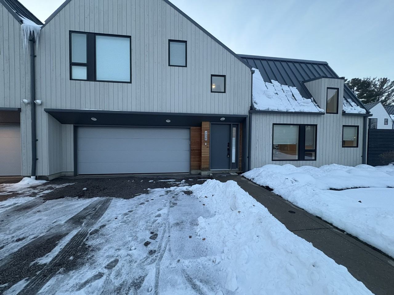 2430 Richmond Rd #5 - Photo 2 of 33