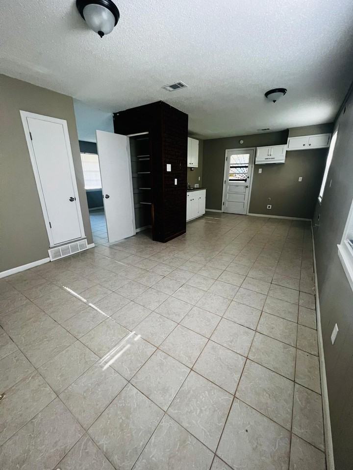 4180 Kerwin Dr - Photo 4 of 15