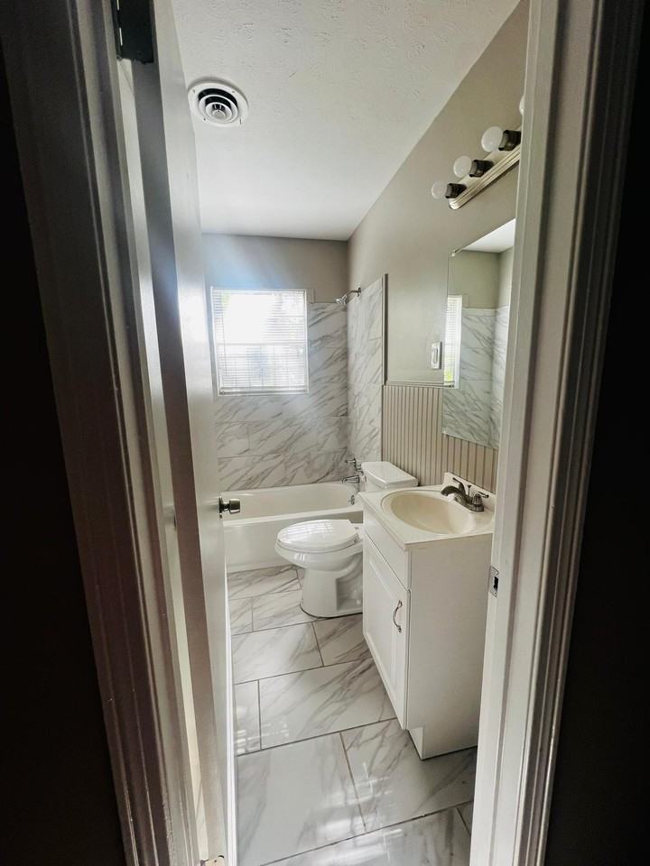 4180 Kerwin Dr - Photo 7 of 15