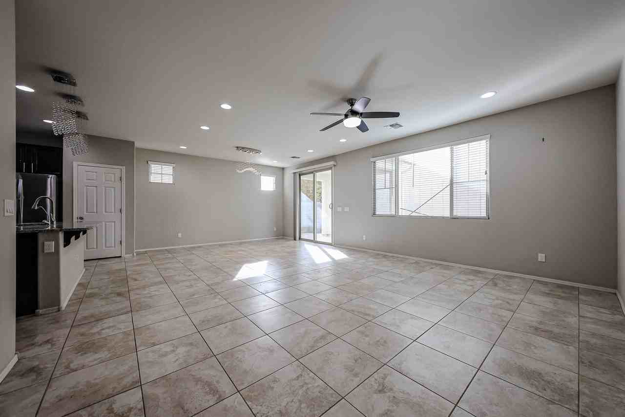 270 N Scott Dr - Photo 2 of 50