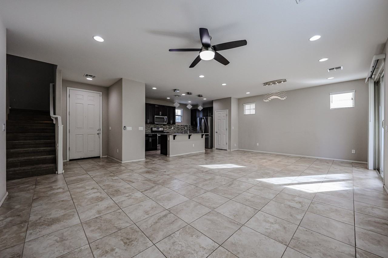 270 N Scott Dr - Photo 4 of 50