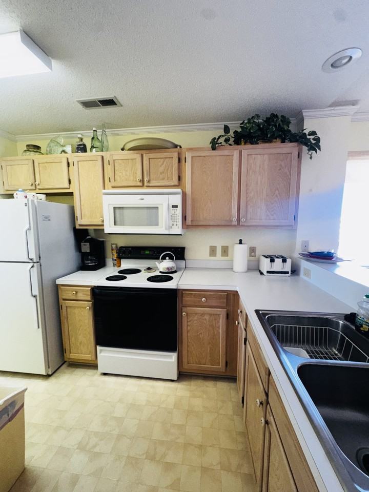 209 Landing Rd #G - Photo 3 of 20