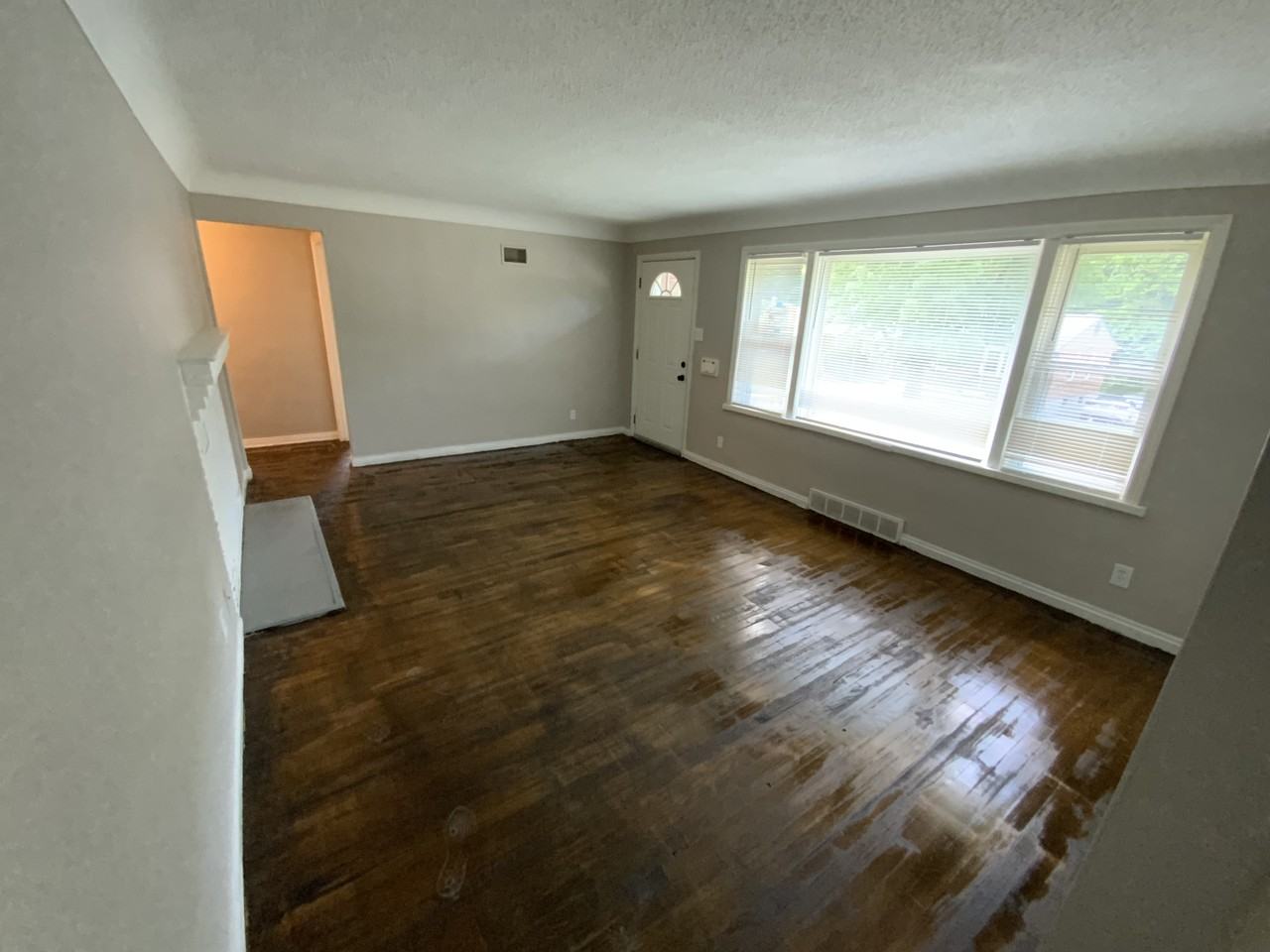 7013 Winchester Dr - Photo 4 of 10