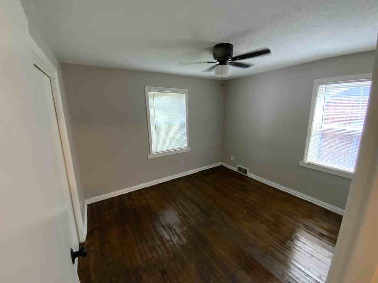 7013 Winchester Dr - Photo 6 of 10