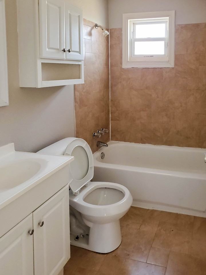 7491 Blanding Dr - Photo 3 of 9