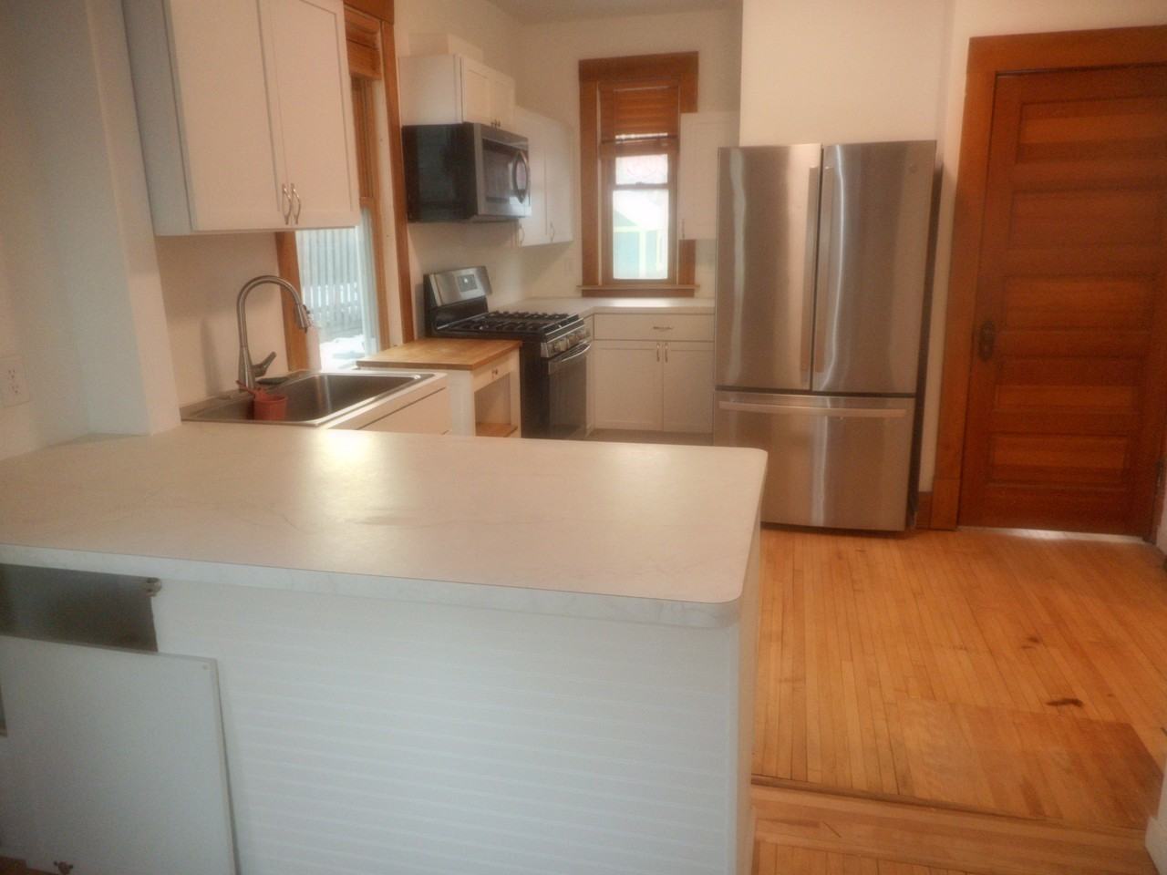 695 Ottawa Ave - Photo 4 of 12