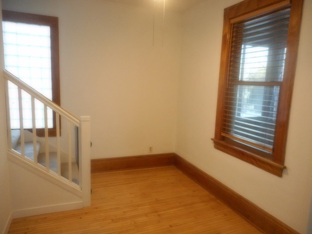 695 Ottawa Ave - Photo 7 of 12