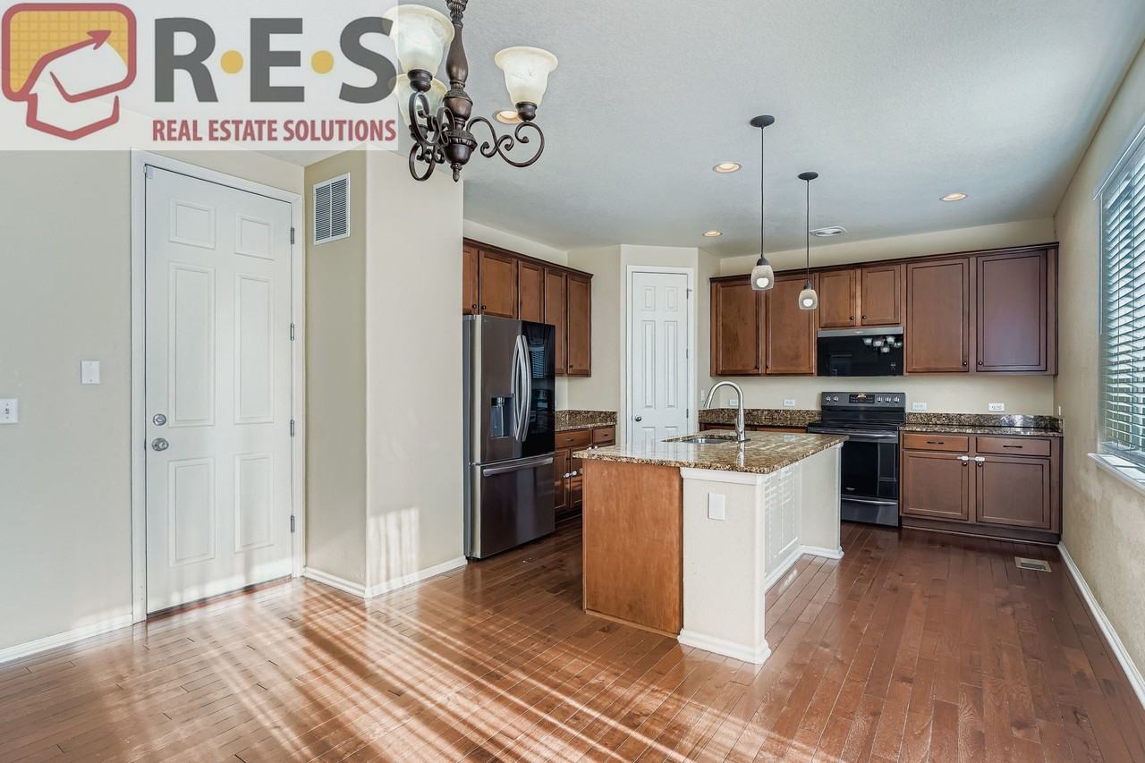 25562 E 5th Pl - Photo 4 of 30