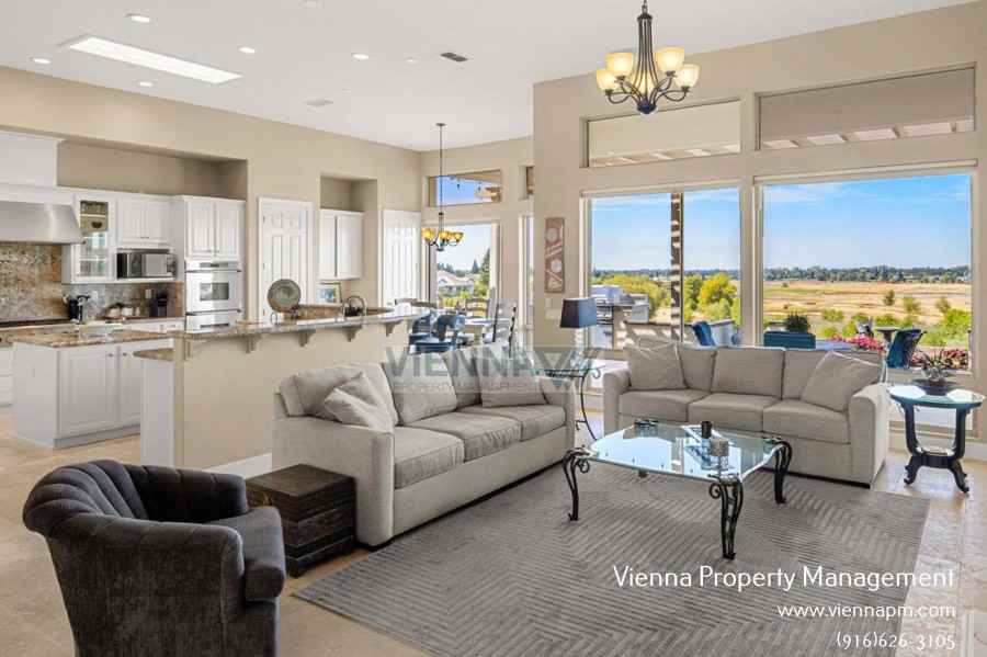 1550 Summerhill Ln - Photo 5 of 23