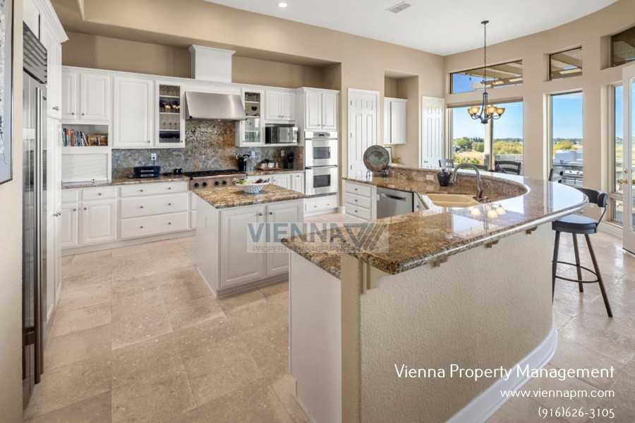 1550 Summerhill Ln - Photo 7 of 23