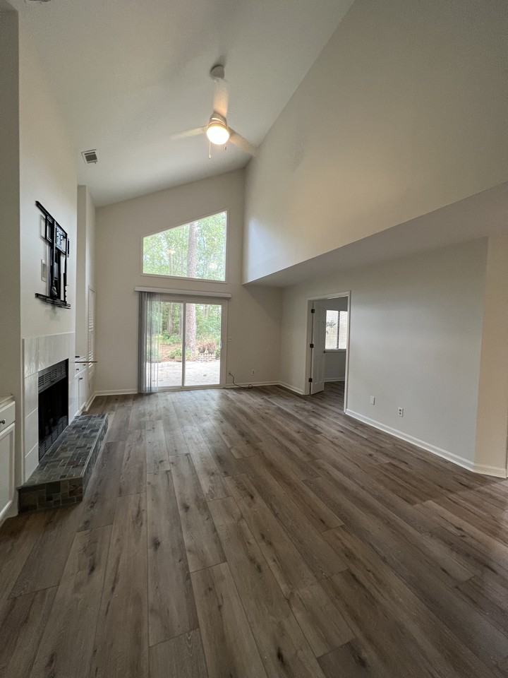 168 Sumter Sq - Photo 4 of 26