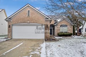 featured image of 10394 Lakeland Dr