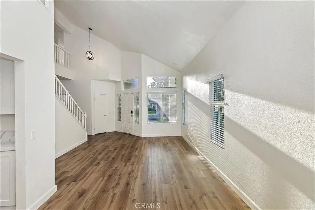 19912 Westerly Dr - Photo 4 of 10