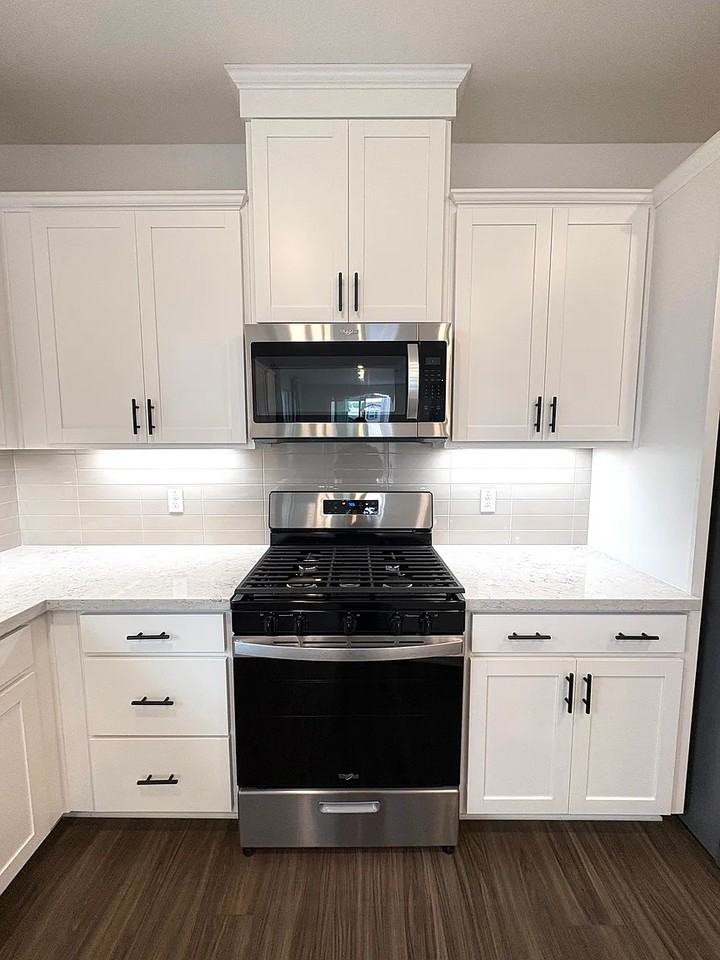 2328 Controllata St - Photo 3 of 16